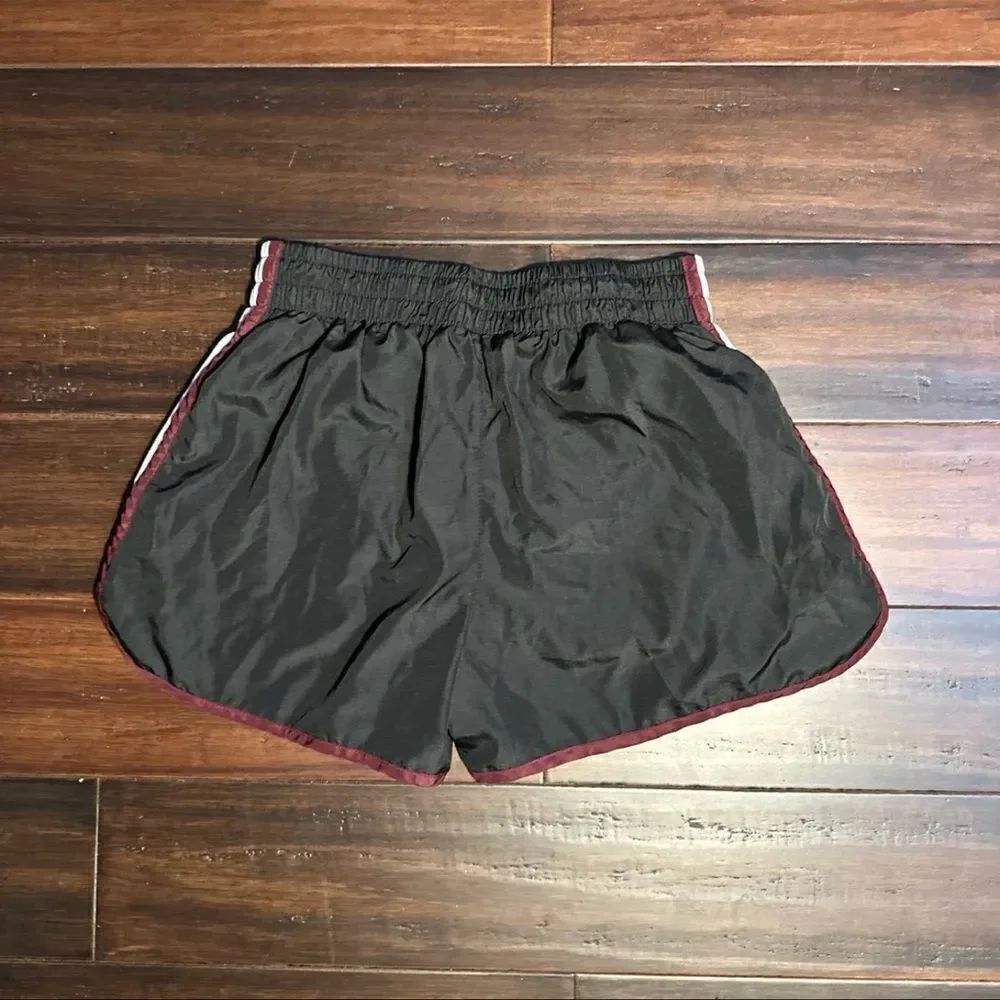 Nike Shorts - Picture 6 of 6